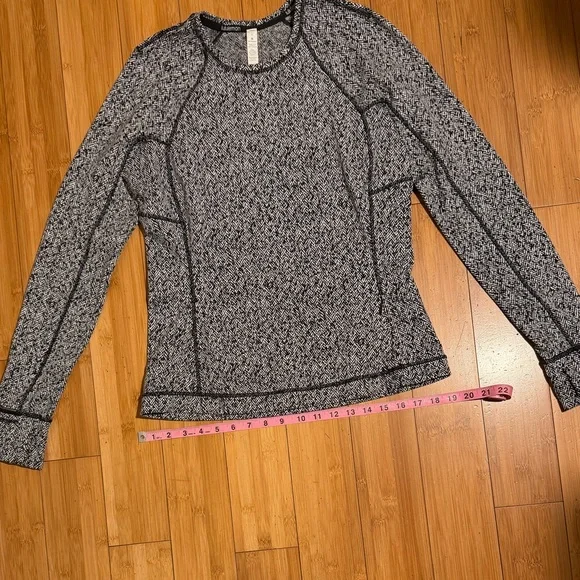 NWOT Lululemon Runderful Long Sleeve Top Black White Herringbone Size 8 - Picture 12 of 16